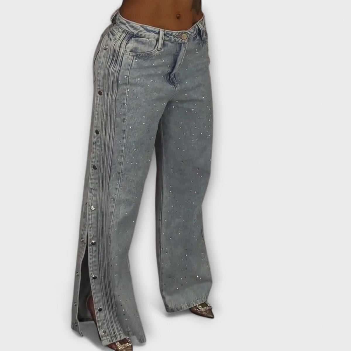 Nola - Jeans a Vita Alta con Decorazioni in Strass e Bottoni Laterali