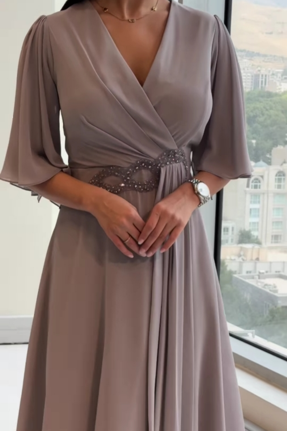 Francesca | Elegante abito maxi in chiffon con scollatura a V