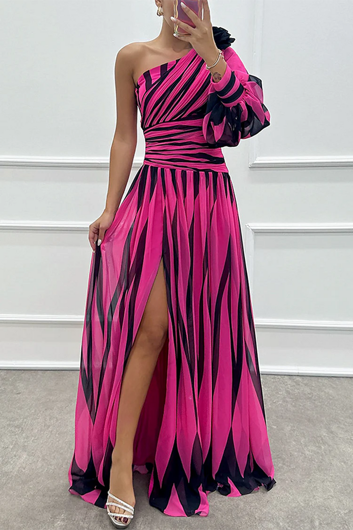 Shiloh - Elegante Abito Maxi a Righe con Spalla Scoperta