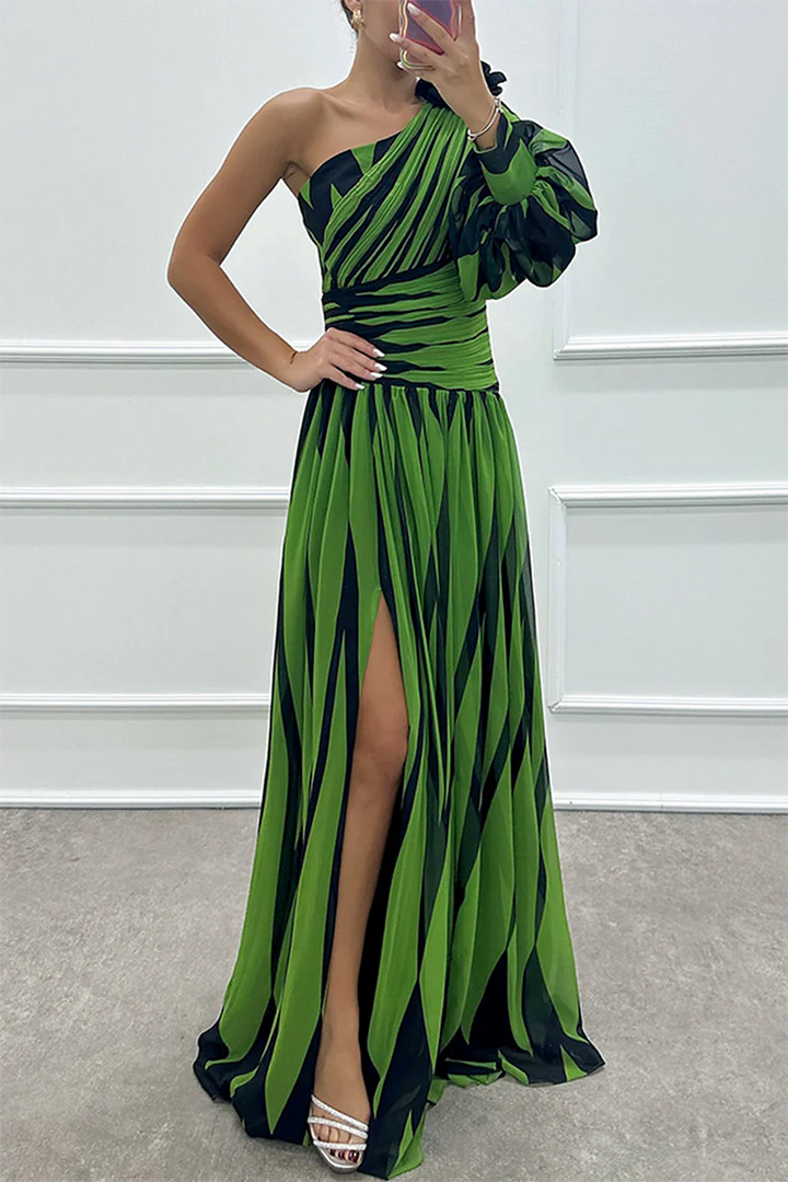 Shiloh - Elegante Maxi Dress a Strisce con Spalla Scoperta
