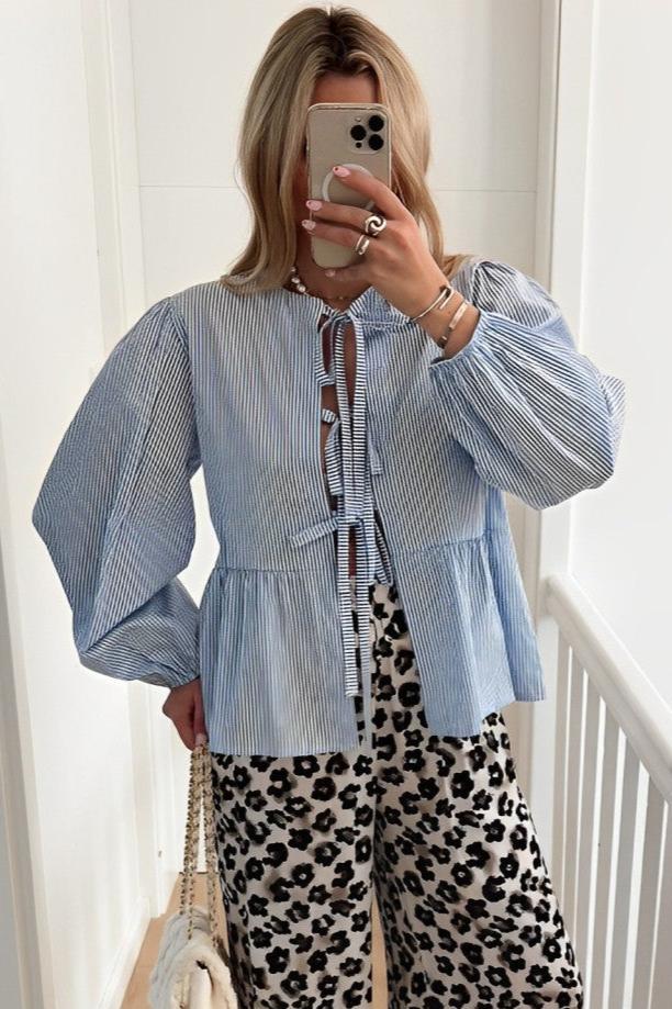Sofia™ | Blusa a righe con fiocco