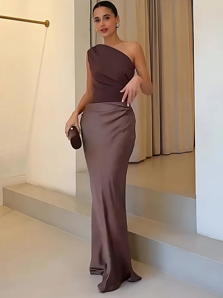 Sophia | Abito Maxi in Raso a Spalla Scoperta