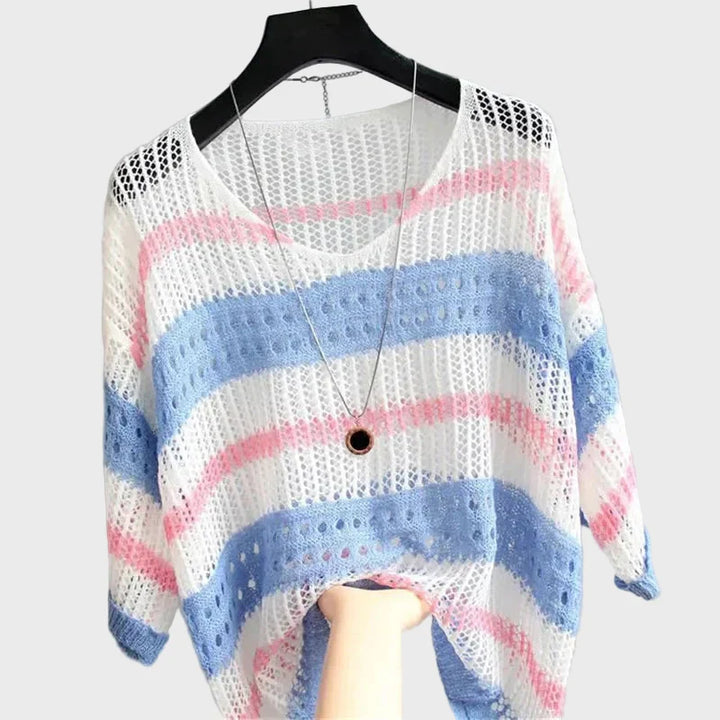 Top leggero in maglia con aperture