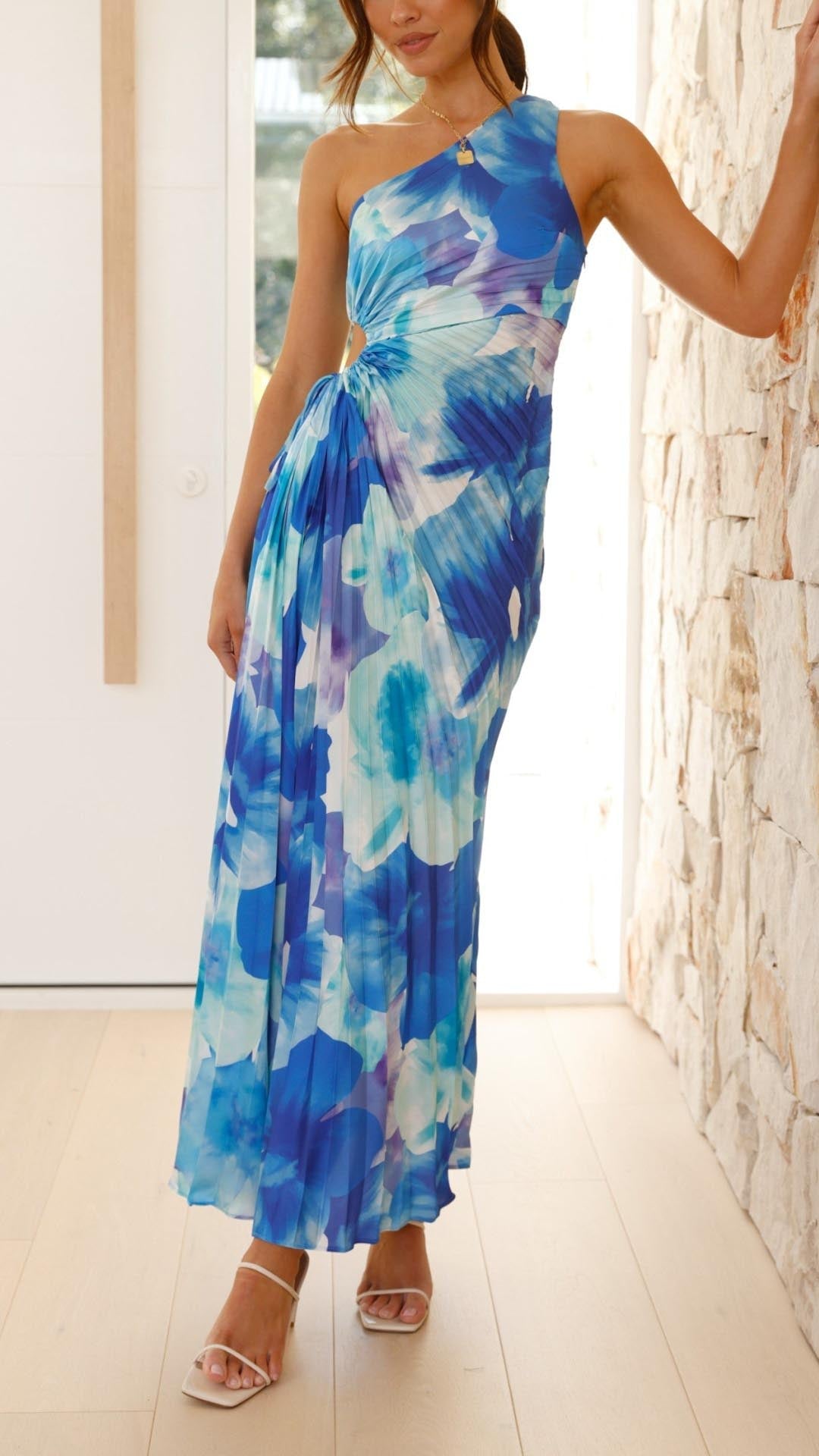 Madison | Abito Maxi a Spalla Unica con Pieghe Floreali
