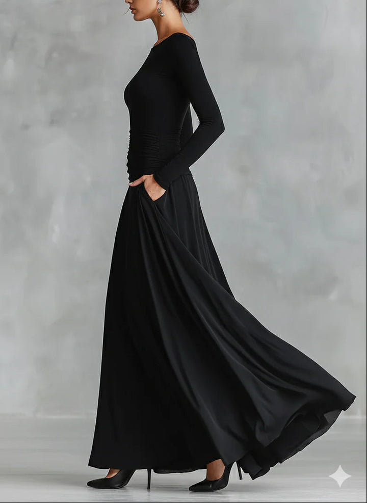 Fiorella™ - Abito lungo moderno in crepe nero con scollatura a barca plissettata
