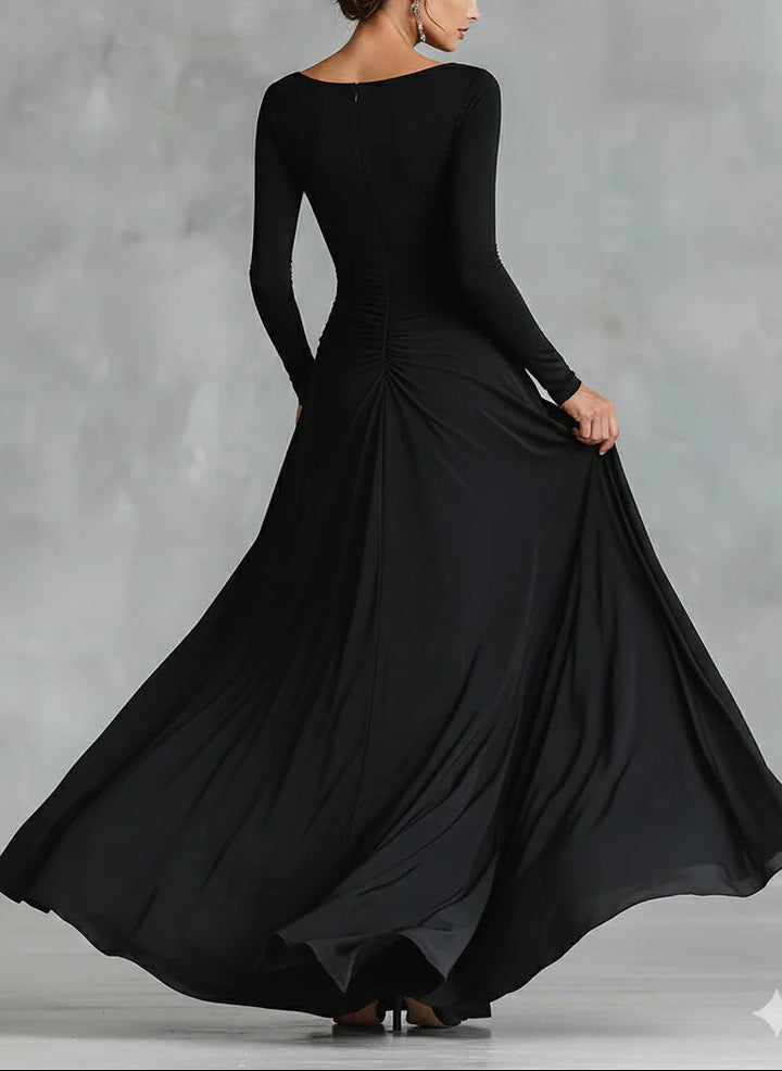 Fiorella™ - Abito lungo moderno in crepe nero con scollatura a barca plissettata