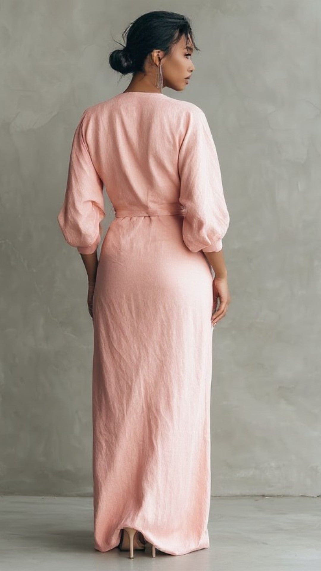 Abito Maxi Minimalista Rosa con scollo a V in lino misto per Donna